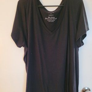 TORRID black classic Vneck Tshirt